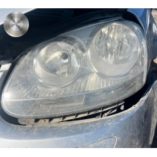 Фара передня права Volkswagen Jetta