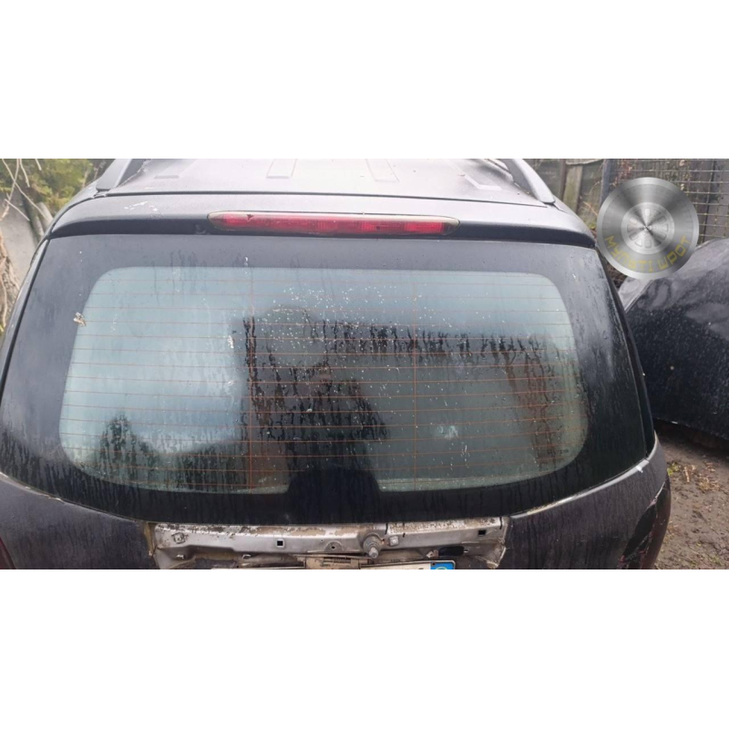 Скло багажника SsangYong Rexton I Скло багажника SsangYong Rexton I