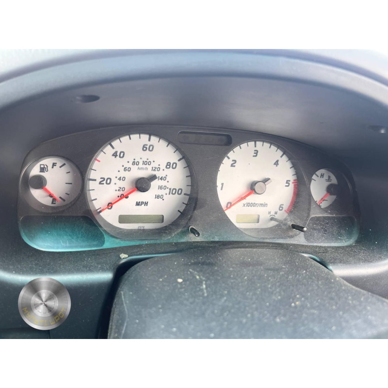 Панель приладів (щиток приборів) Nissan Navara D22