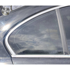 Скло заднє праве глухе BMW 735 E65  2001–2005