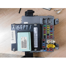 Блок запобіжників JEEP LIBERTY P56010420 AH.