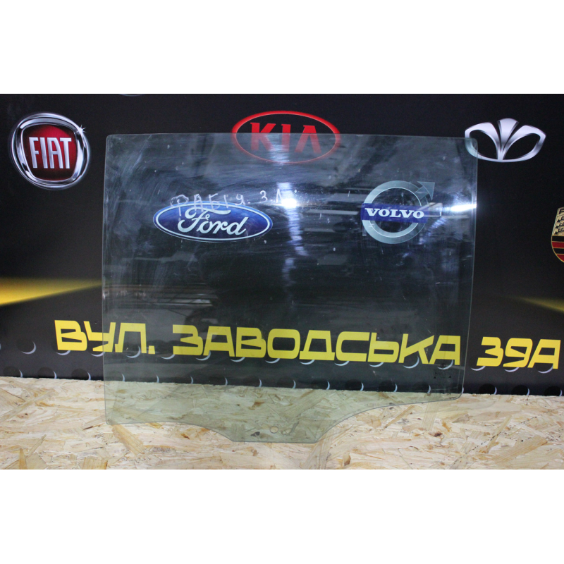 Скло заднє ліве Skoda Fabia 1 Скло заднє ліве Skoda Fabia 1