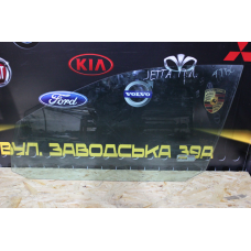 Скло переднє ліве Volkswagen Jetta 5