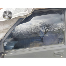 Скло (рухове) передньої лівої двері Mitsubishi L200 (1990 рік)