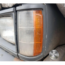 Поворотник на крило ліве Mitsubishi L200 (1986–1996) б/у