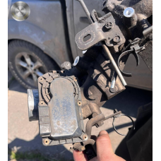 Дросельна заслінка Nissan Navara D40 2.5 dCi б/у