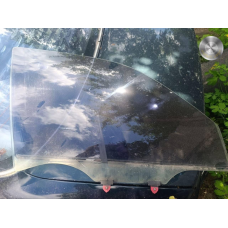 Скло дверей переднє праве Toyota Camry XV10 1992–1996 б/у