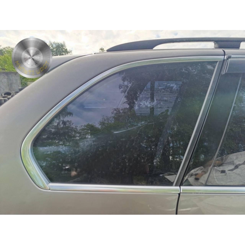 Скло бокове глухе праве багажника BMW X5 (E53) 2001–2006 б/у