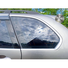 Скло багажника бокове глухе ліве  BMW X5 (E53) 2001–2006 б/у