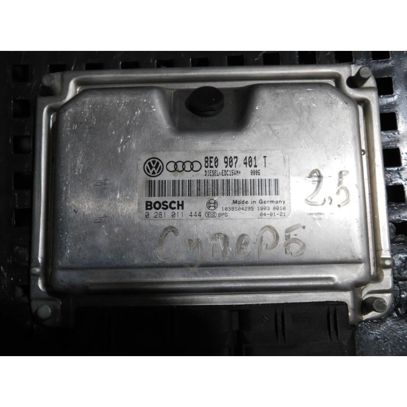 Блок керування двигуном 8E0907401T Audi A4 B6.