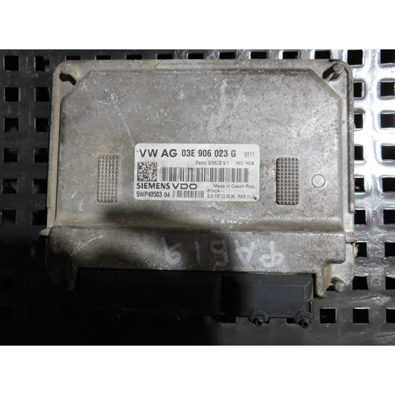 Блок управління двигуном 03E906023G .  Skoda Fabia.
