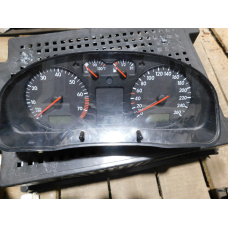 Панель приладів 3B0919910P PASSAT B5.