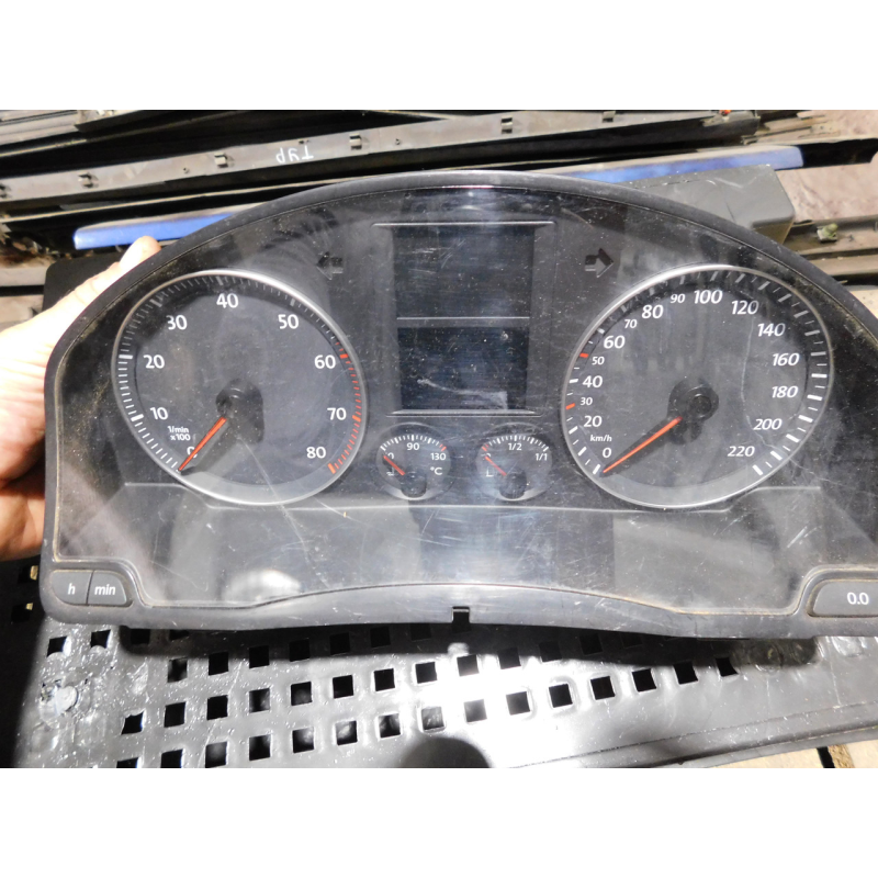 Панель приладів 1K0920851F Golf 5 1.4 16v. Панель приладів 1K0920851F Golf 5 1.4 16v.