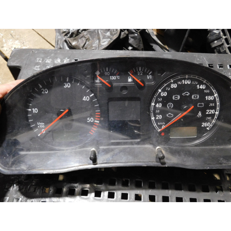 ПАНЕЛЬ ПРИЛАДІВ 3B0920920A  VW PASSAT B5 1.9 TDI.