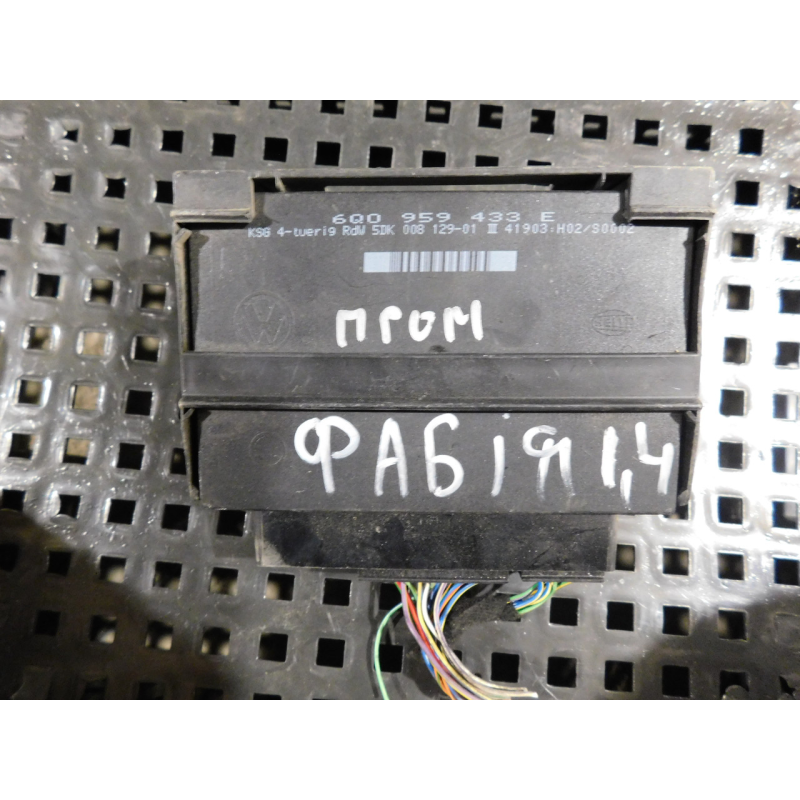 Блок комфорту 1J0959799F PASSAT B5. Блок комфорту 1J0959799F PASSAT B5.